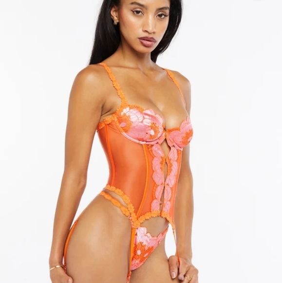 Savage X Fenty Perfect Poppies Lace Bustier - Picture 3 of 12